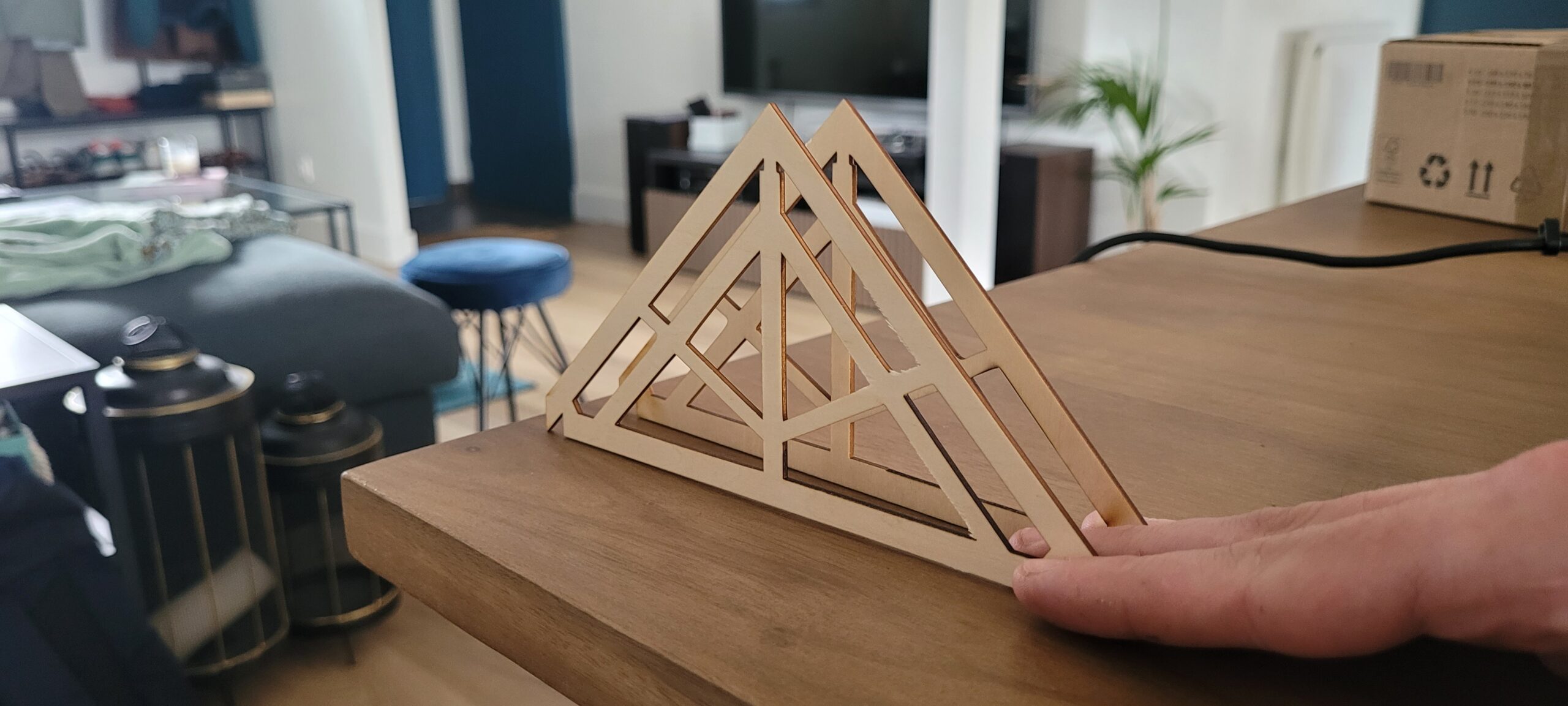 une piece en decoupe laser bois contreplaqué